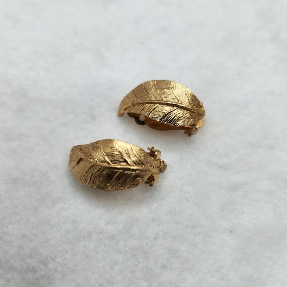 Vintage Patelli Gold Plated Leaf Clip On Earrings Italy 80s Designer Couture - Picture 1 of 4